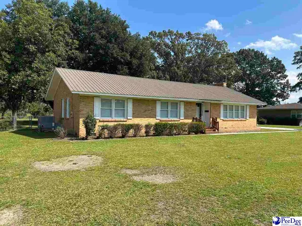 402 Lakeshore Dr, Bennettsville, SC 29512