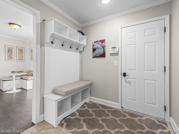 3rd image of 3754 Knightbridge Cir