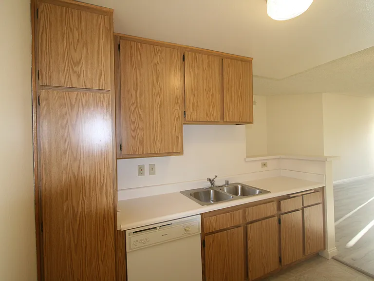 3637 Clarington Ave #112 — Photo 18