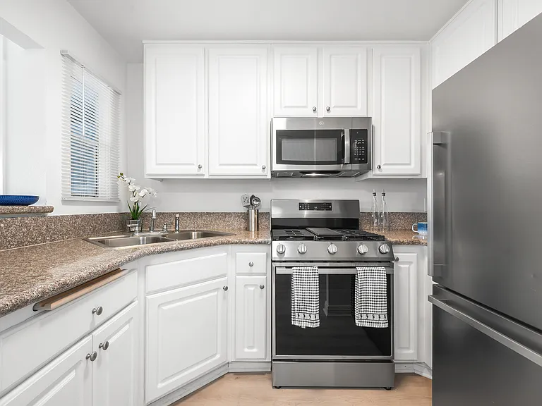 Nantucket Creek Apartments — Photo 15