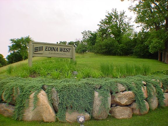 6085 Luncoln Dr #124