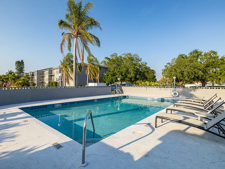 Lakes at Largo Apartments — Photo 1