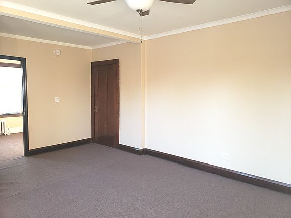 3rd image of 3101 N Natoma Ave #1S