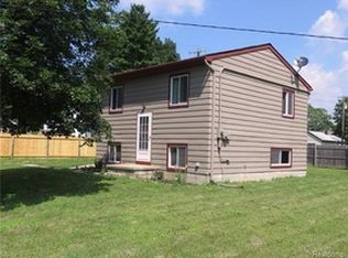121 E Walnut St, Webberville, MI 48892