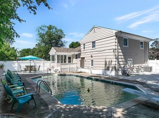 45 Sutton Pl, Toms River, NJ 08755