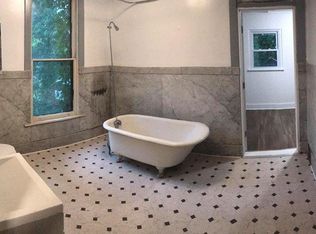 2109 Roosevelt St #1/2, Clinton, IA 52732