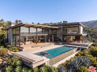 3075 Nicada Dr, Los Angeles, CA 90077