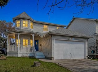 36 S Chaparral Dr SE, Calgary, AB T2X3J6