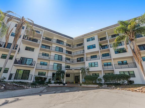 3rd image of 900 River Reach Drive #522
