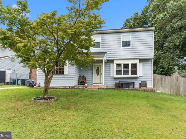 60 Fox Chase Dr, Blackwood, NJ 08012