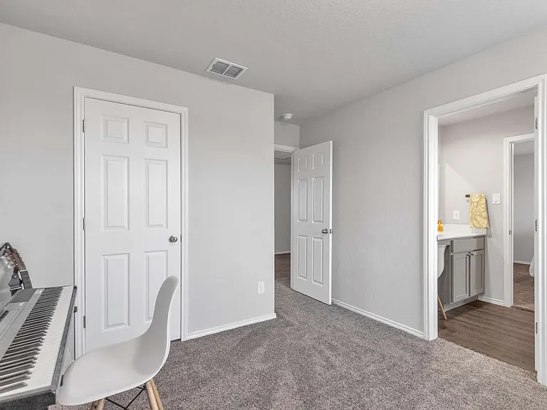 610 Pleasanton Way — Photo 26