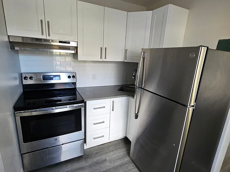 983 Main St E #1 — Photo 9