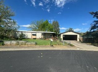 385 Taylor Ave, Talent, OR