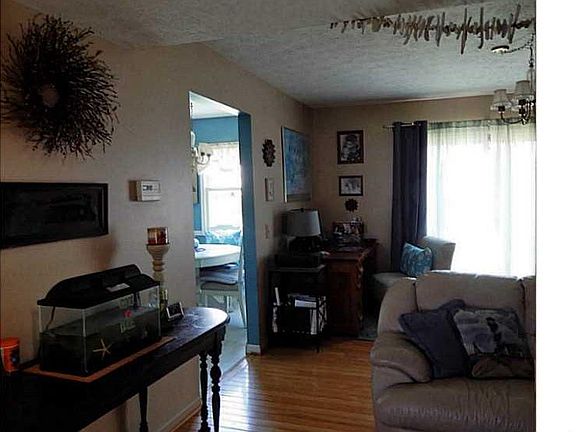5th image of 1024 Royal Dr