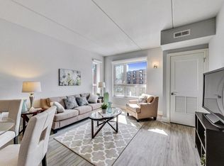 232 W Division St #503, Chicago, IL 60610