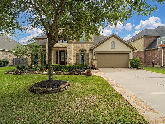 3rd image of 4627 La Escalona Drive