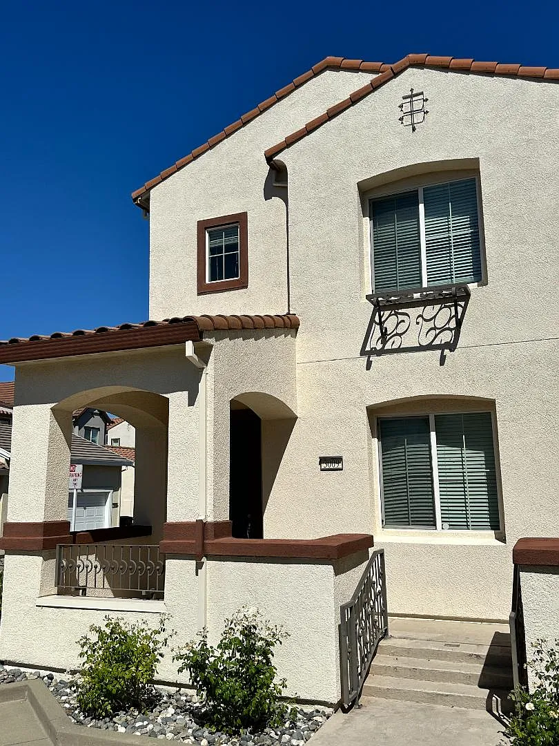 3009 Parkham Dr - 3009 — Photo 1