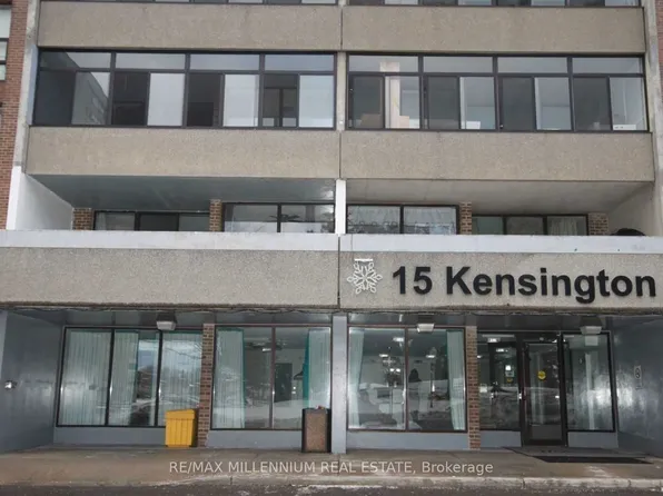 15 Kensington Rd Unit 1512, Brampton, ON L6T 3W2