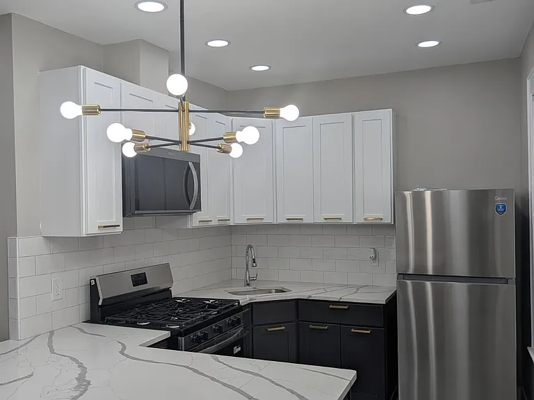 157-159 Sunset Ave #2 — Photo 2