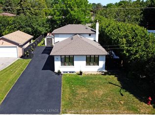 26 Kemano Rd, Aurora, ON L4G 2Y3