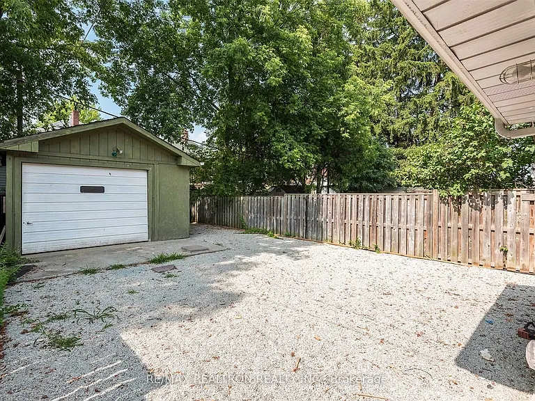 76 Lawrence Ave W — Photo 18