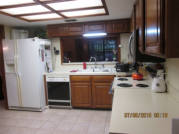 3rd image of 10216 Sw 41st Avenue