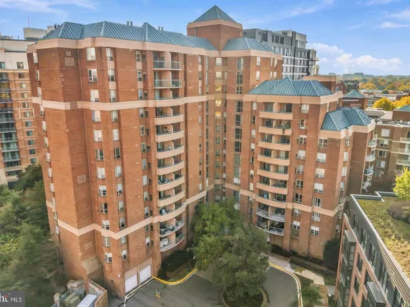 4808 Moorland Ln APT 607, Bethesda, MD 20814