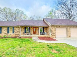 52 Wesley Dr, Greensburg, KY 42743