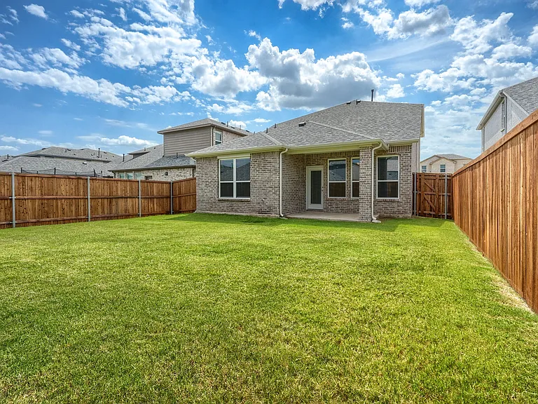 724 Portina Dr — Photo 29