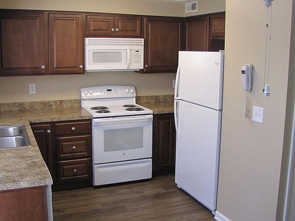 5th image of 2823 Avati Dr