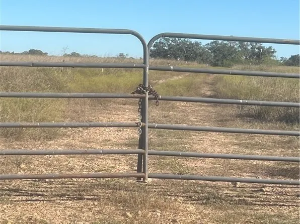 869 Emil Zielonka Rd, Yorktown, TX 78164