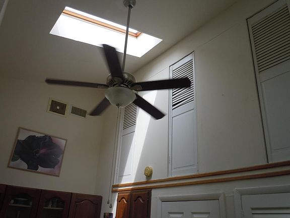 ceiling fans/ high ceilings, sky lights