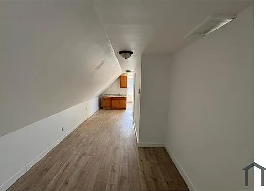 10 Beatrice St #3 — Photo 9