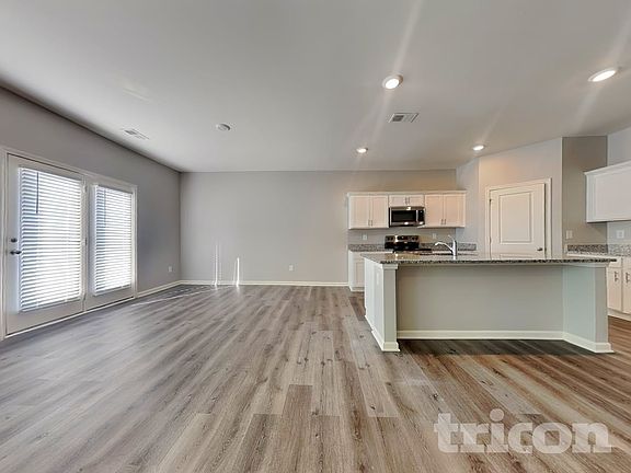 3rd image of 300 San Vito Way NW