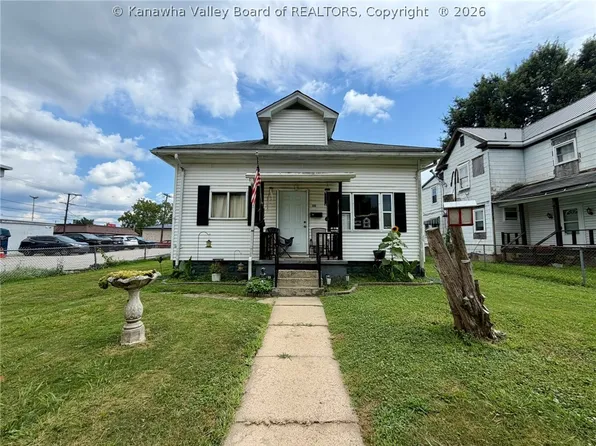 226 9th Ave, South Charleston, WV 25303
