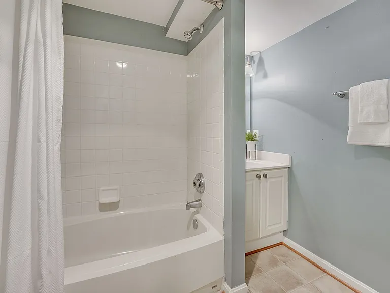 4888 Ebb Tide Ct — Photo 31