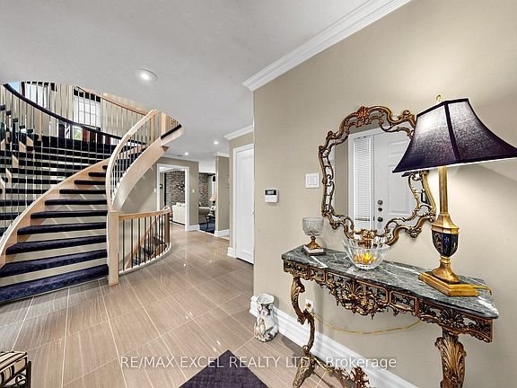 3rd image of 11 Alexis Rd