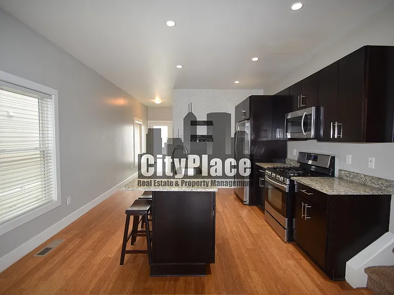 1223 E New York St — Photo 8