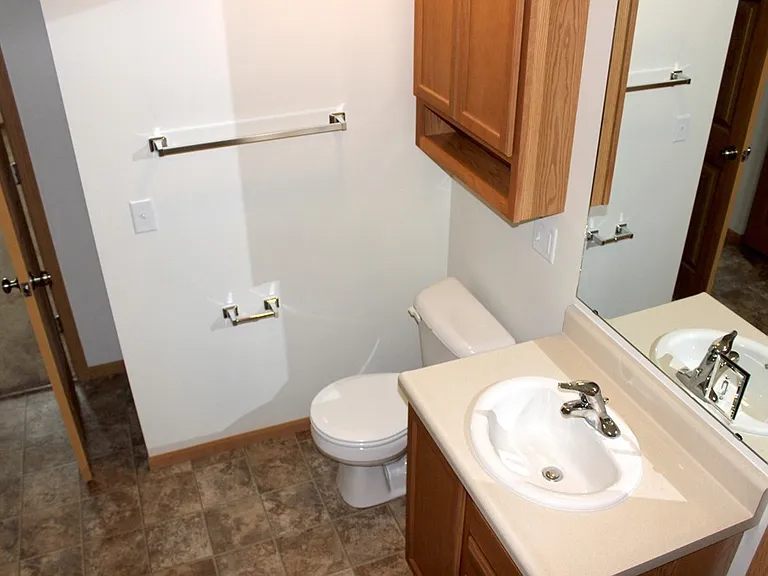 2206 Shamrock Ln — Photo 7