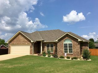 35 Country Club Loop, Wetumpka, AL 36092