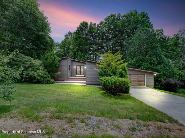 500 Barbara Dr, Roaring Brook Township, PA 18444