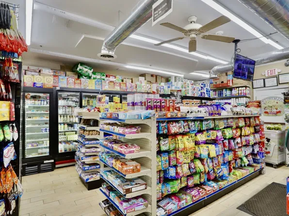 400 Jefferson Street image 1 of 12