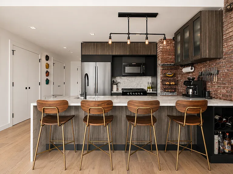 5-33 48th Ave #4F — Photo 3