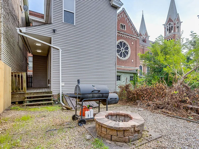 819 Proctor Way — Photo 21