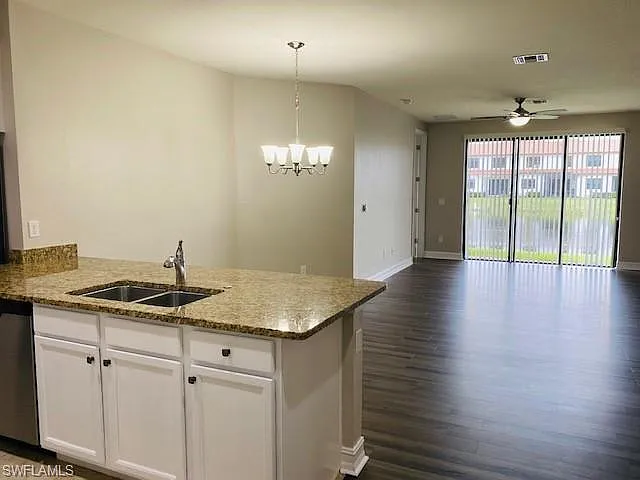 3 bed, 2.5 bath, 1779 sqft, $2,695 — Photo 3