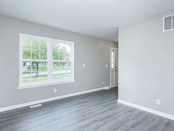 2nd image of 1446 Westbury Cir