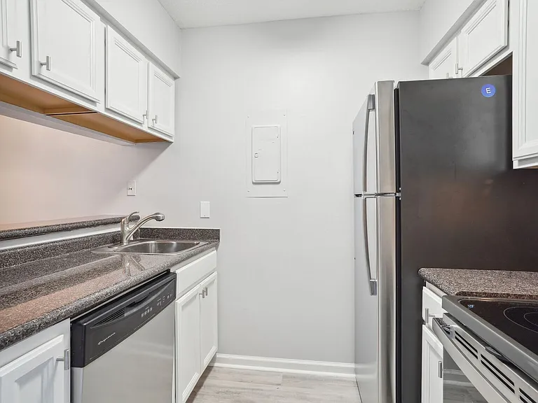 4101 Hessmer Ave #220 — Photo 12