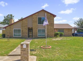 2114 Oakglen Dr, Ardmore, OK 73401