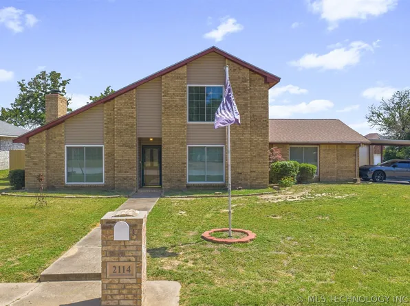 2114 Oakglen Dr, Ardmore, OK 73401