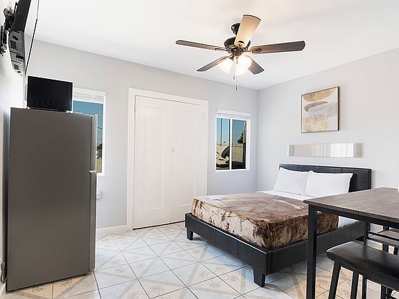 2nd image of 930-932 Fraser Ave #2